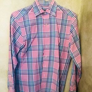 Vineyard vine button down shirt